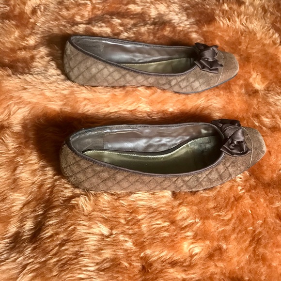 Banana Republic Brown Suede Bow Flats - Picture 2 of 5